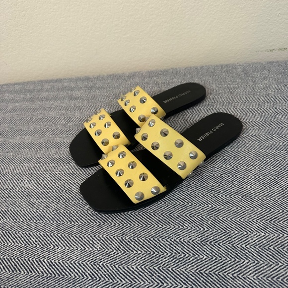 MARC FISHER - Yellow Strappy Spike Slides - Picture 1 of 4